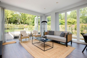 The Putney Hideaway - Modern and Elegant 3BDR Flat with Patio